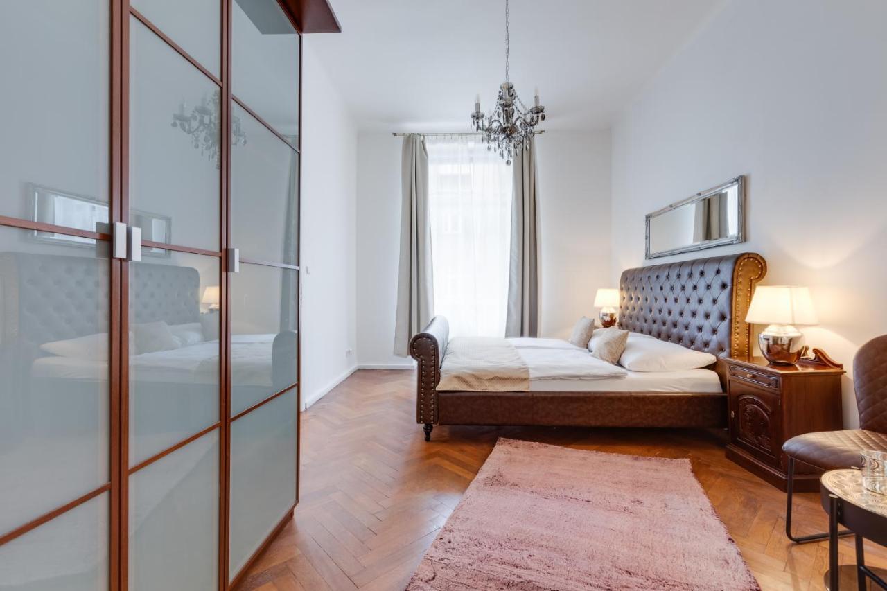 Luxury Riverside Apartments In The Center Of Praga Zewnętrze zdjęcie