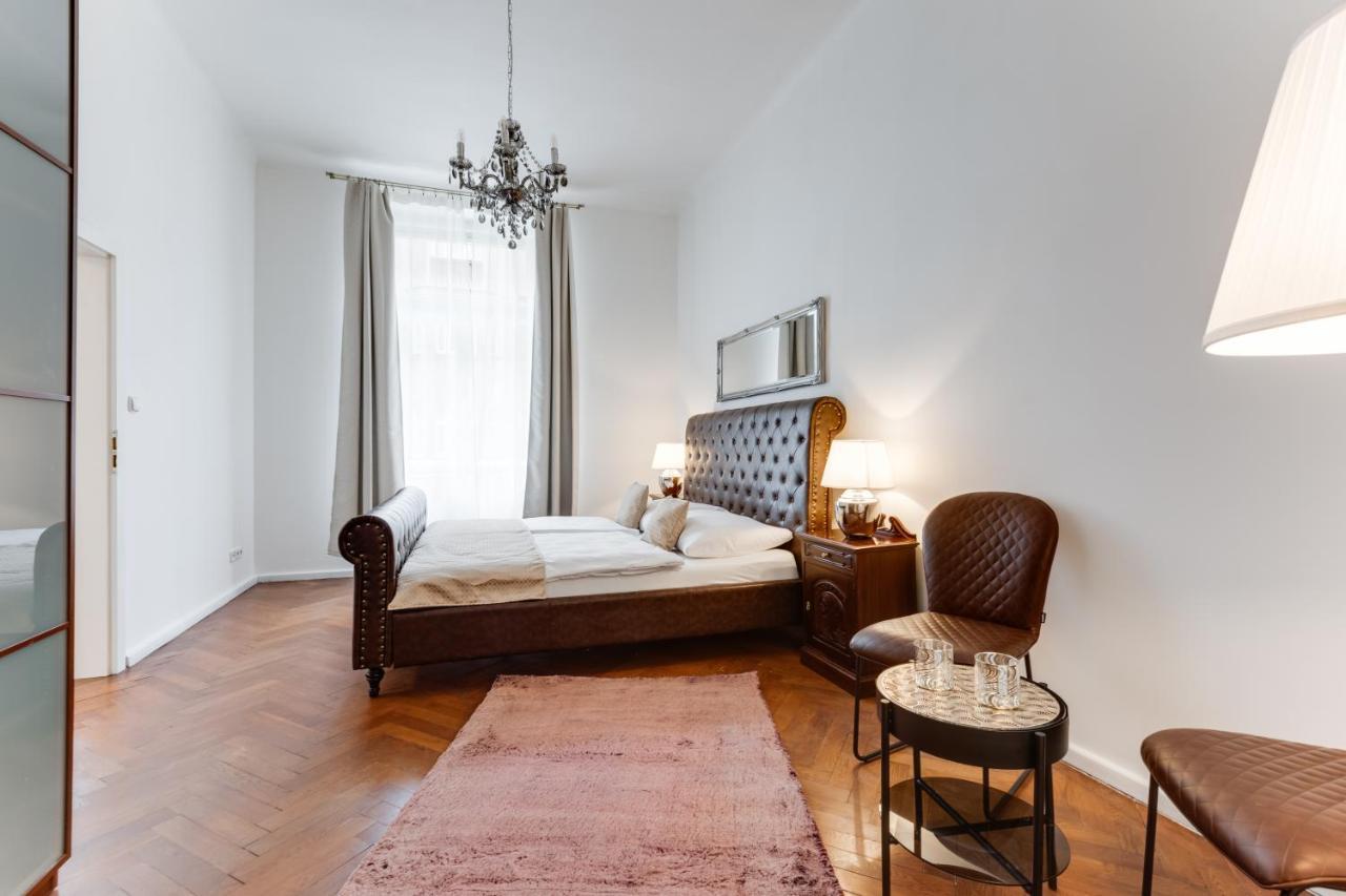 Luxury Riverside Apartments In The Center Of Praga Zewnętrze zdjęcie