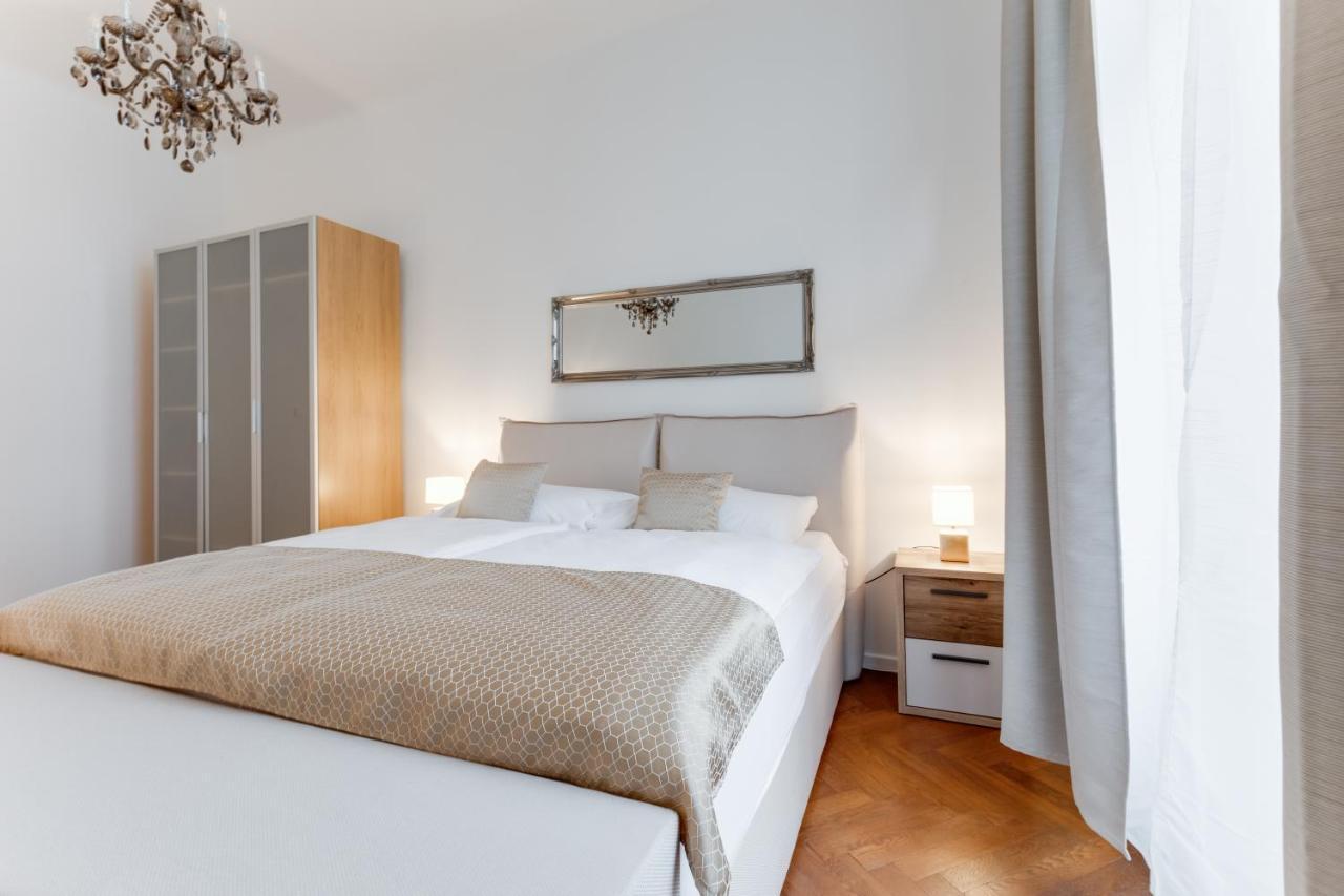 Luxury Riverside Apartments In The Center Of Praga Zewnętrze zdjęcie