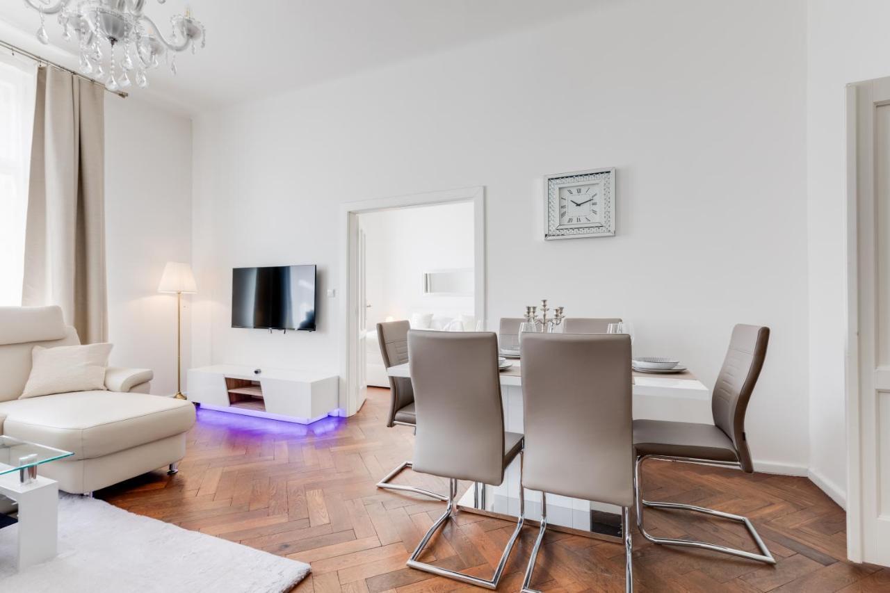 Luxury Riverside Apartments In The Center Of Praga Zewnętrze zdjęcie
