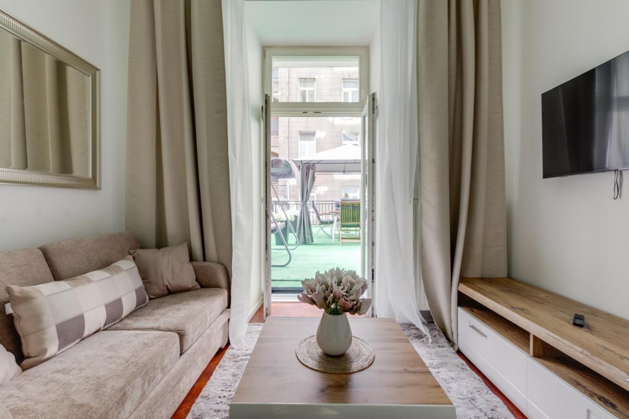 Luxury Riverside Apartments In The Center Of Praga Zewnętrze zdjęcie