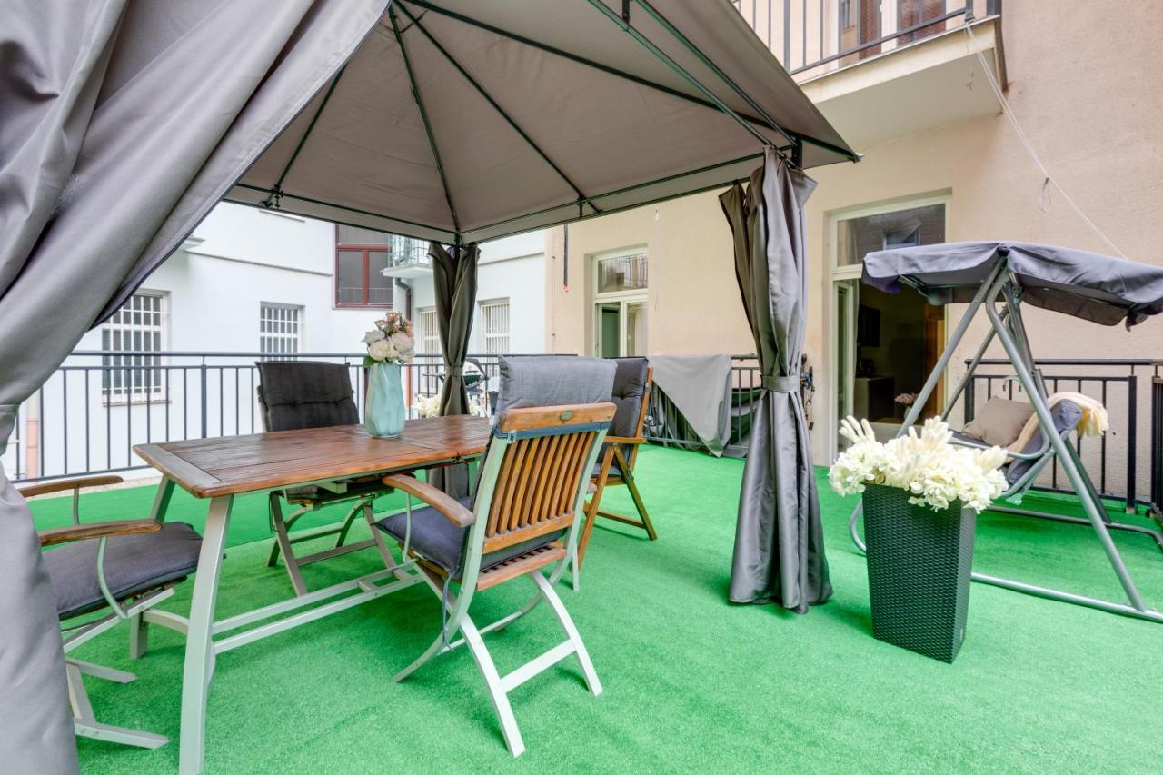 Luxury Riverside Apartments In The Center Of Praga Zewnętrze zdjęcie