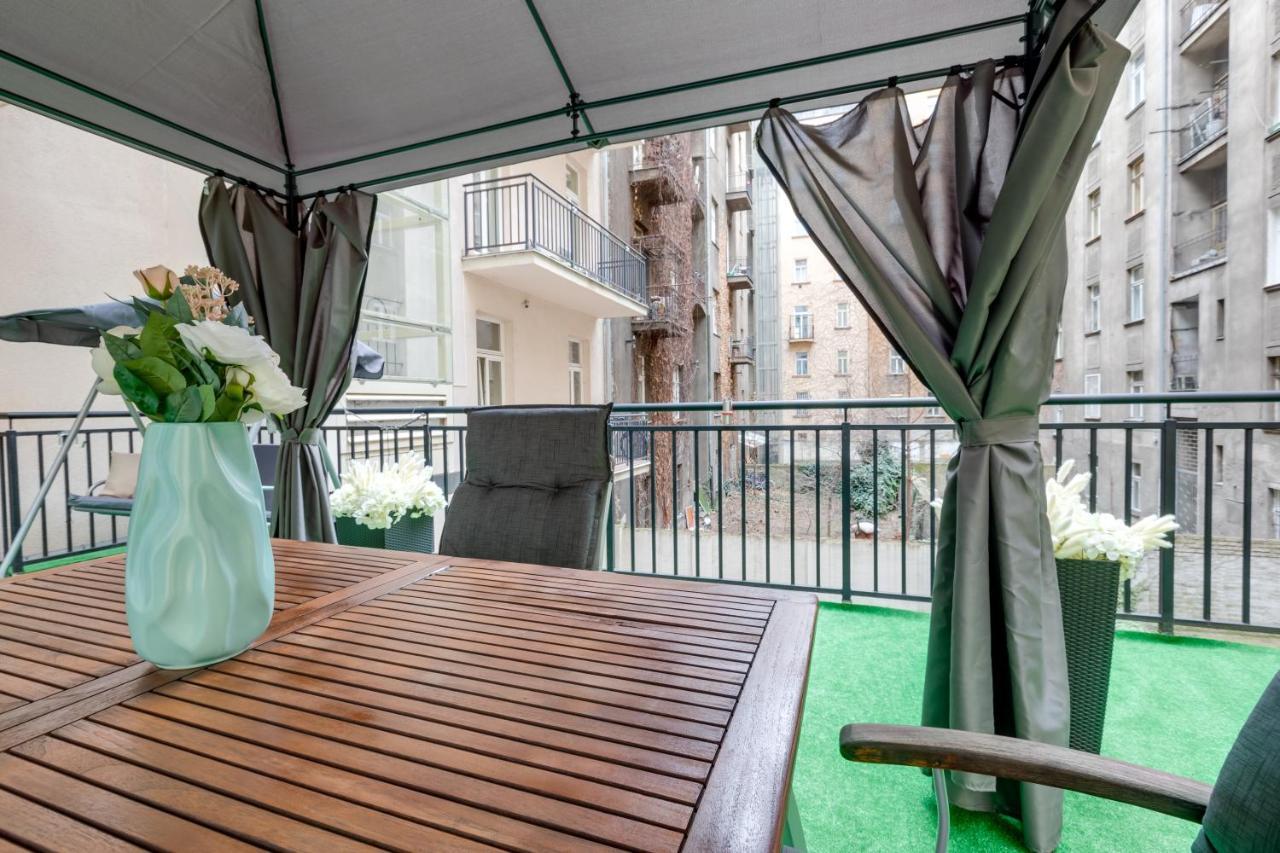 Luxury Riverside Apartments In The Center Of Praga Zewnętrze zdjęcie