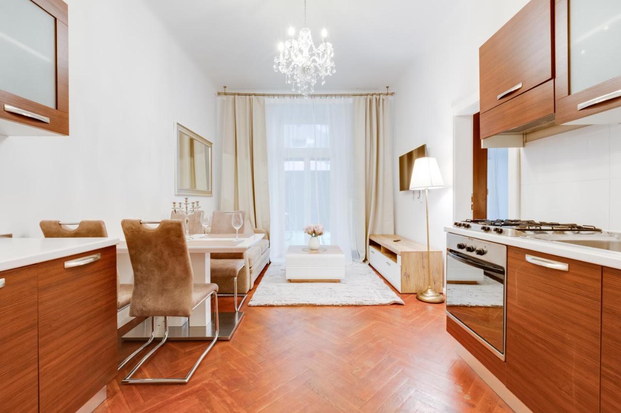 Luxury Riverside Apartments In The Center Of Praga Zewnętrze zdjęcie