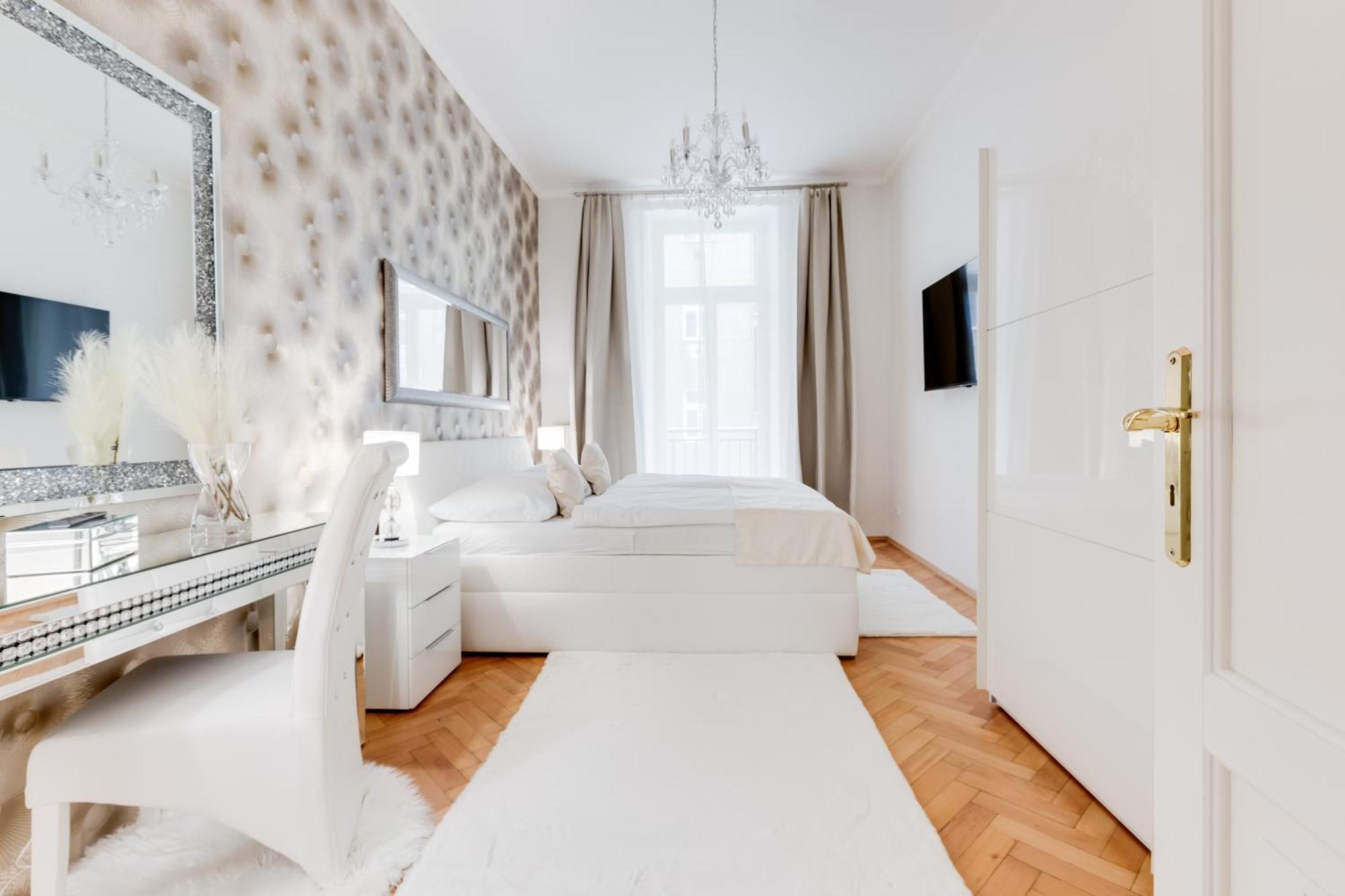 Luxury Riverside Apartments In The Center Of Praga Zewnętrze zdjęcie