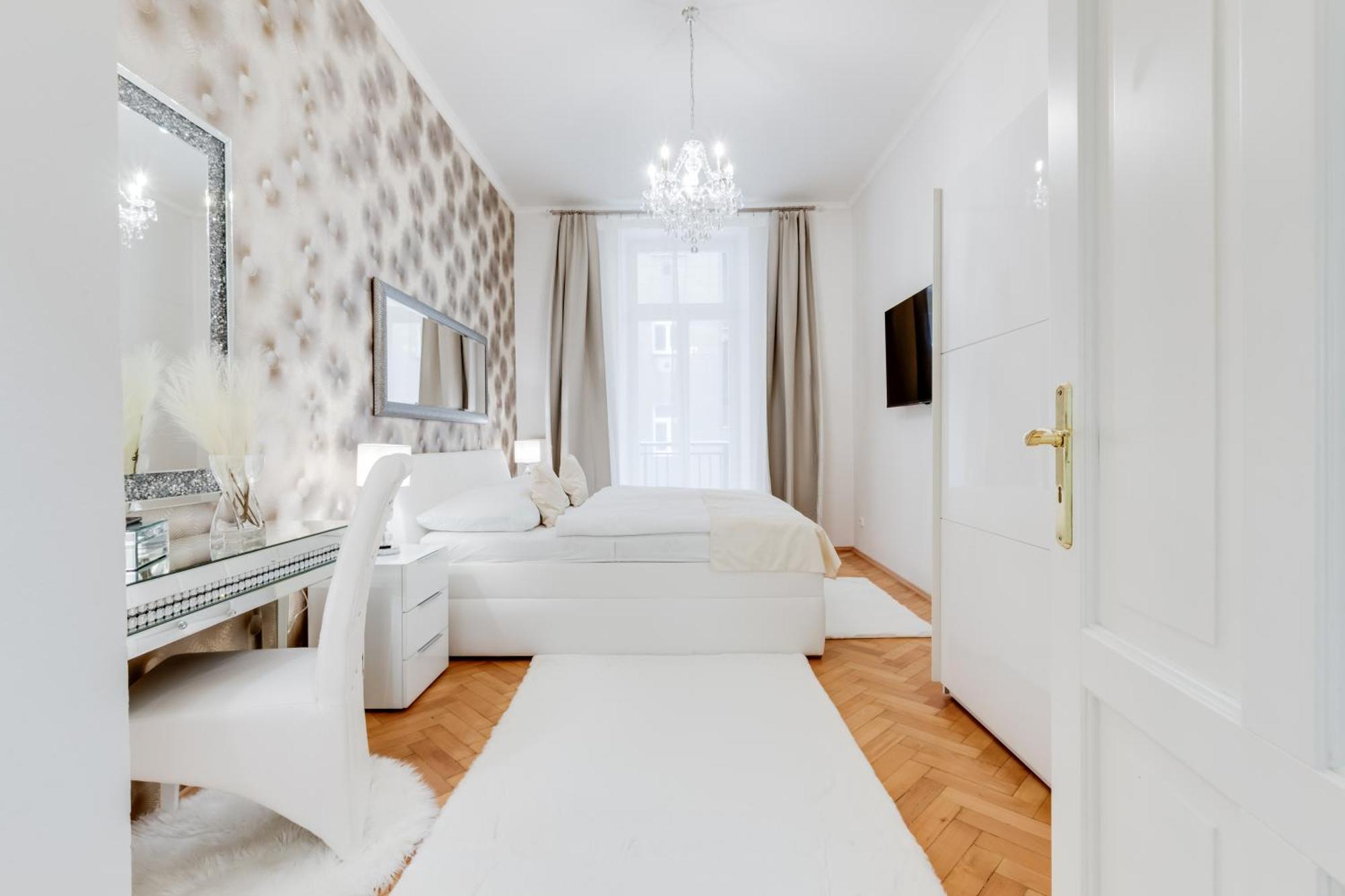Luxury Riverside Apartments In The Center Of Praga Zewnętrze zdjęcie